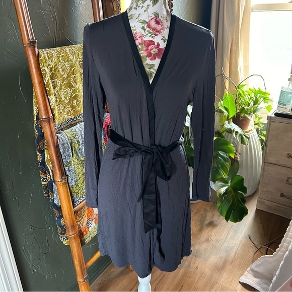 NWT Inbloom Intimates by Jonquil Heather Charcoal Robe Sz Small - Picture 1 of 3